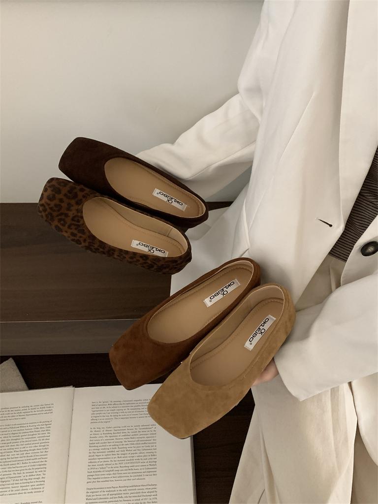 Korean retro niche flat-soled single shoes women's 2025 new light-mouth leopard print grandma shoes suede beanie shoes ballet shoes