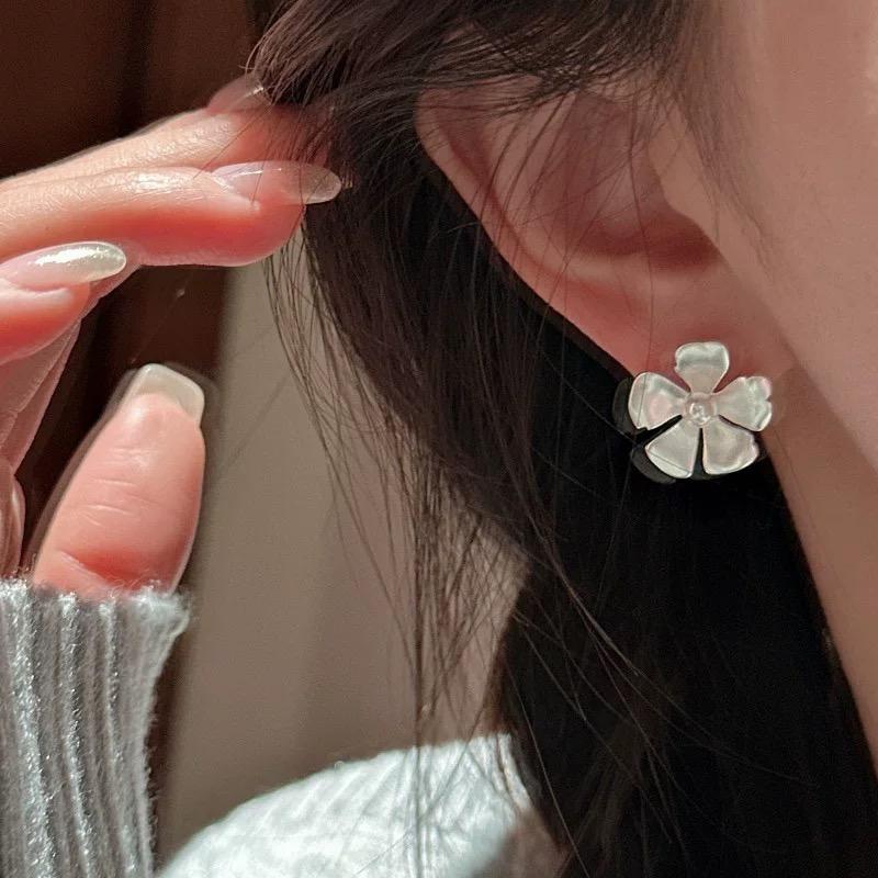 925 Sterling Silver Vintage Earrings For Women Trendy Simple Pearl Flower Earring Jewelry Prevent Allergy Party Accessories