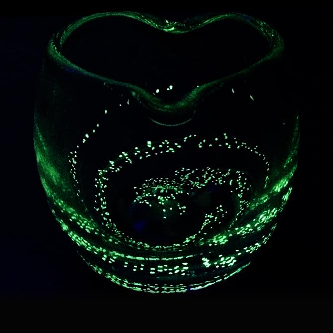 Kubakasaya Ryukyu Cold Tea Glass with Okinawa LOVE STAR Heart Gold Glass, Fluorite, Souvenir, & Glass, High-Visibility Gold, Glow-in-the-Dark