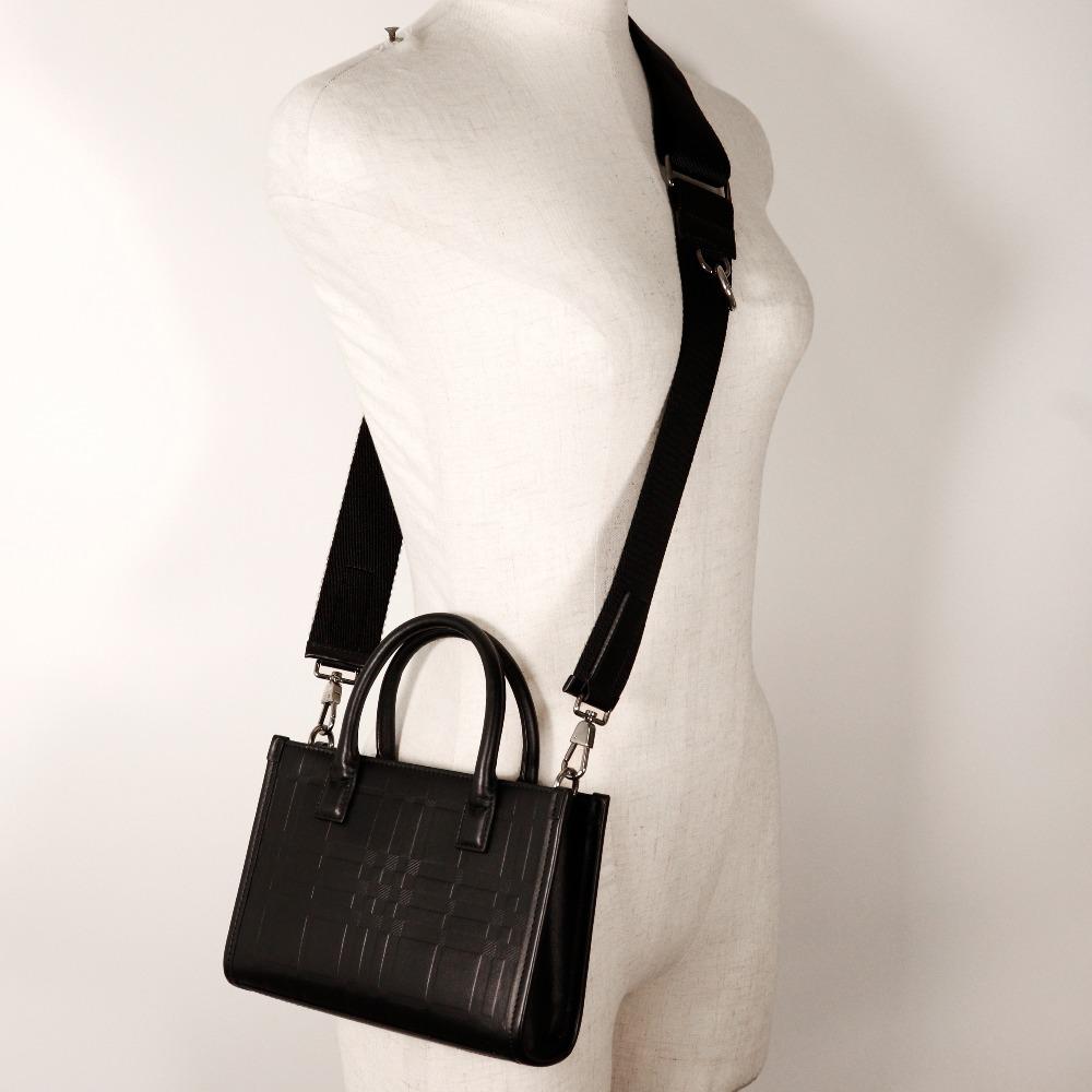 Burberry Geprägte Karo-Handtasche 2WAY-Umhängetasche schwarz Kalbsleder Damen Gebraucht