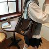 Winter new women's bag fashionable portable bucket bag texture retro high-end single shoulder oblique span bag simple underarm bag
