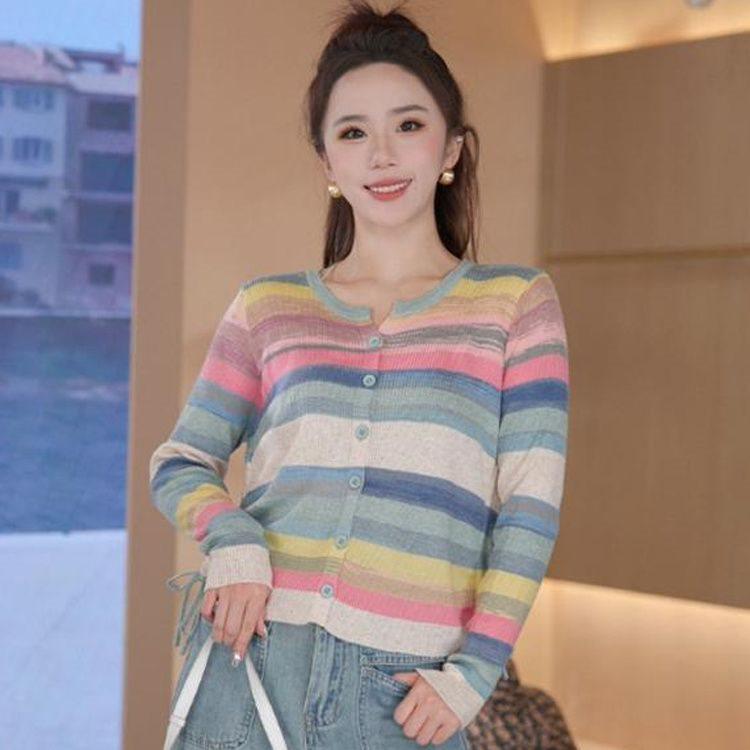 

Осенний вязаный кардиган в полоску с цветовыми блоками: Омолаживающий, Стройнящий, Длинный рукав с кулиской. S (80-90 jin)