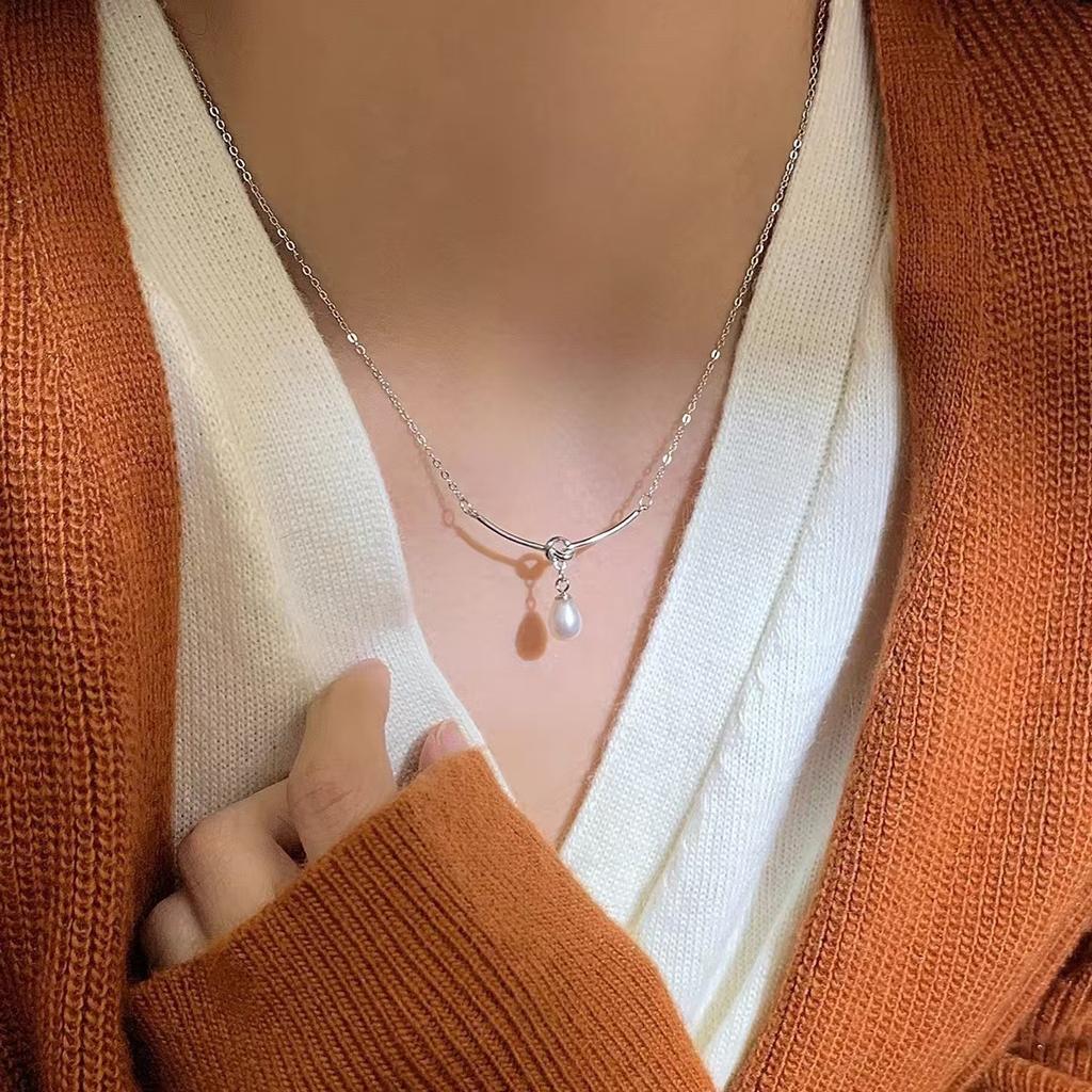 Double-layer Butterfly Necklace Women's Light Luxury Collarbone Chain Niche Design Neck Chain New Trendy Pendant Jewelry