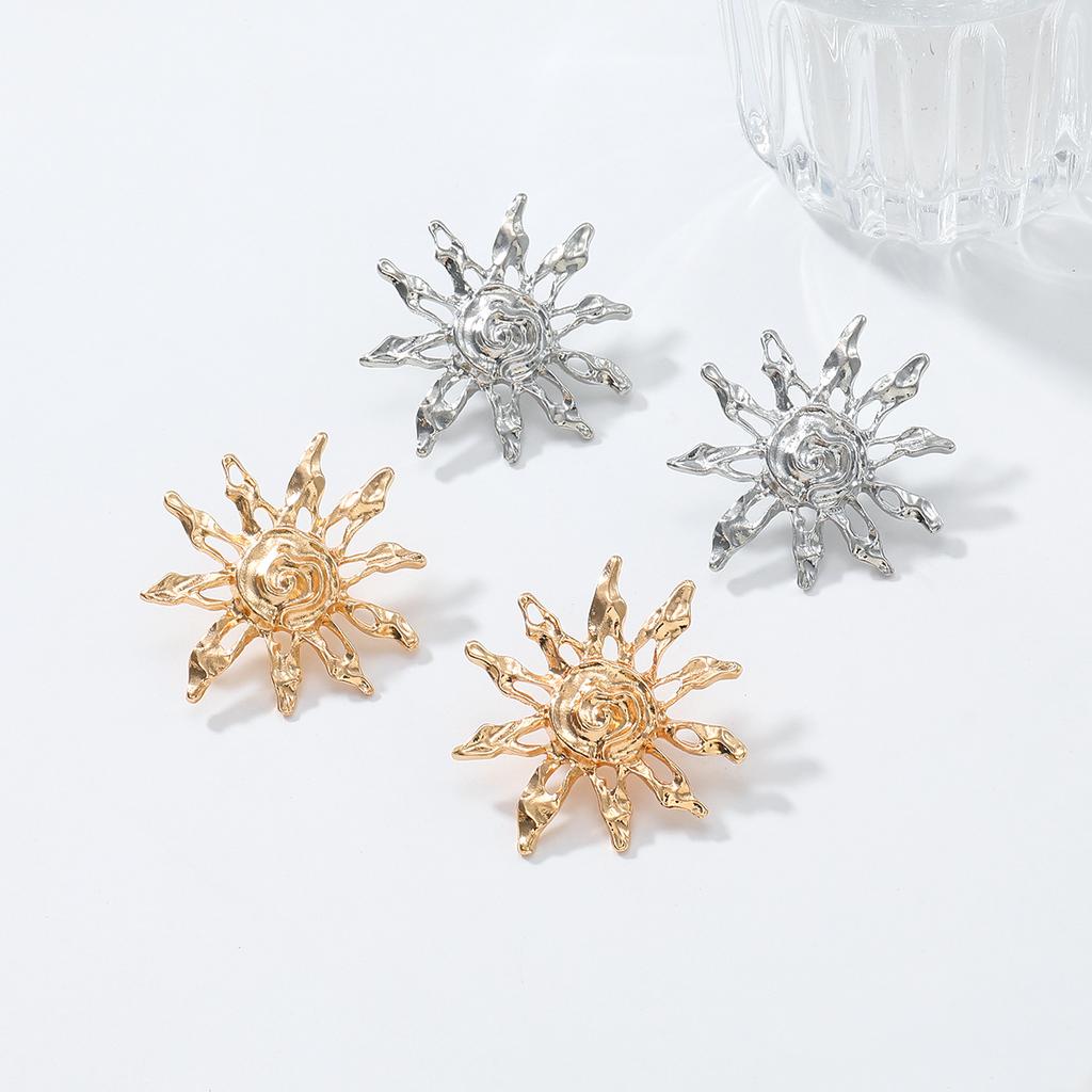 2025 New Fashion Gold Women's Earrings Elegant Geometric Sunflower Earrings Fashion Women's Accessories
