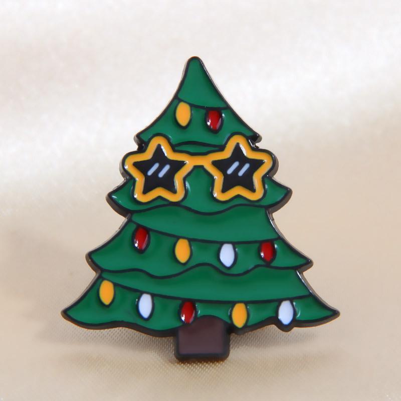 Fashion Christmas Tree Enamel Pin for Backpacks, Clothes, Women's Brooch, or Collar Pin