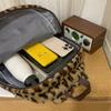 Plyschryggsäck med leopardmönster för kvinnor – Söt & mysig pälsklädd skolväska – Perfekt för vintermode & fritidsbruk