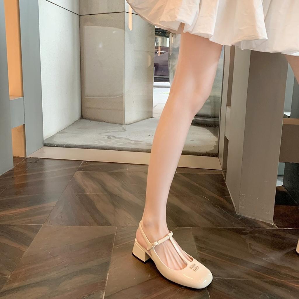 Spot second hair! Fashion versatile new Amiu home one-word buckle round head thick heel Mary Jane shoes sandals