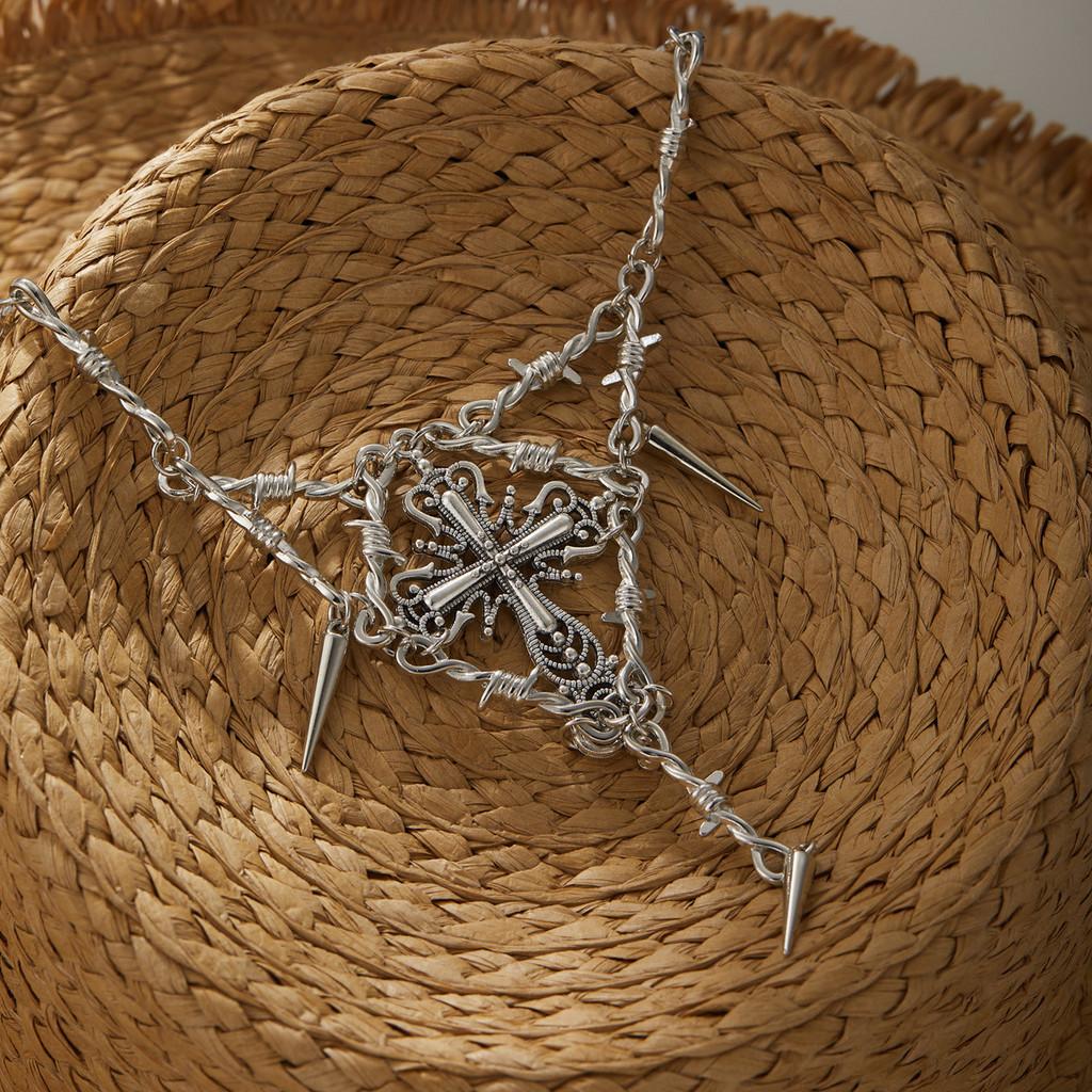 Thorn Cross Trendy Pendant Chain Necklace For Women Perfect For Stylish Everyday Wear