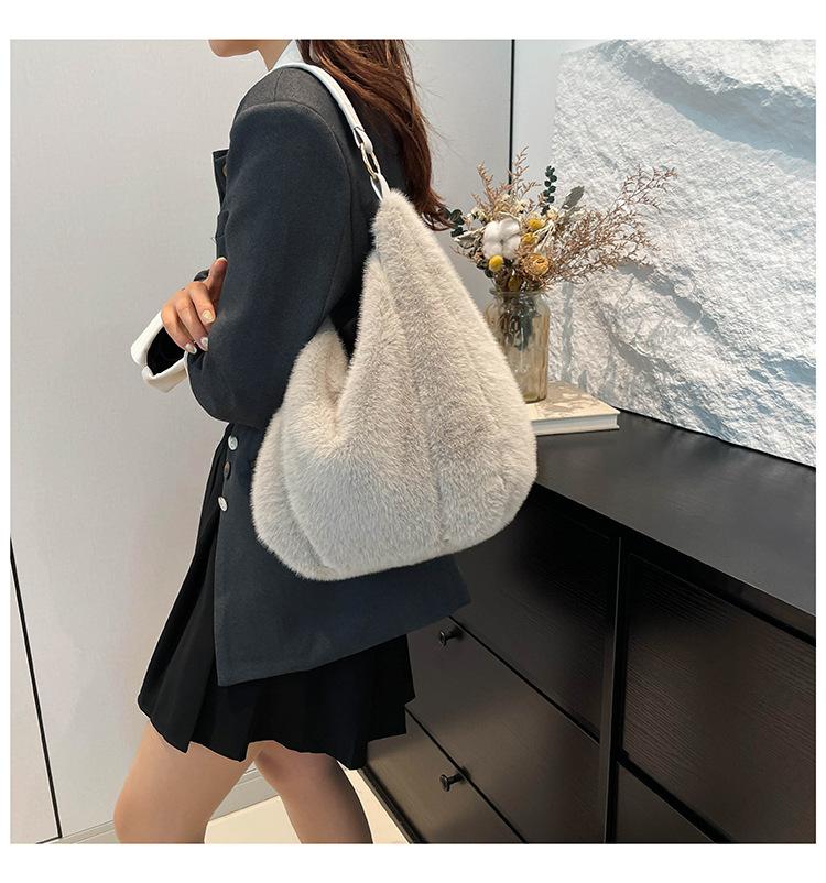 A must-have for autumn and winter fashion! Large-capacity Mao Mao women's bags, interpreting lazy trends