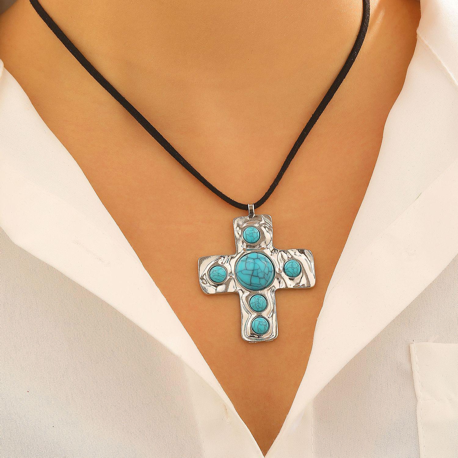 

Turquoise Bull Head Cross Pendant Necklace - Western Cowboy Ethnic Style