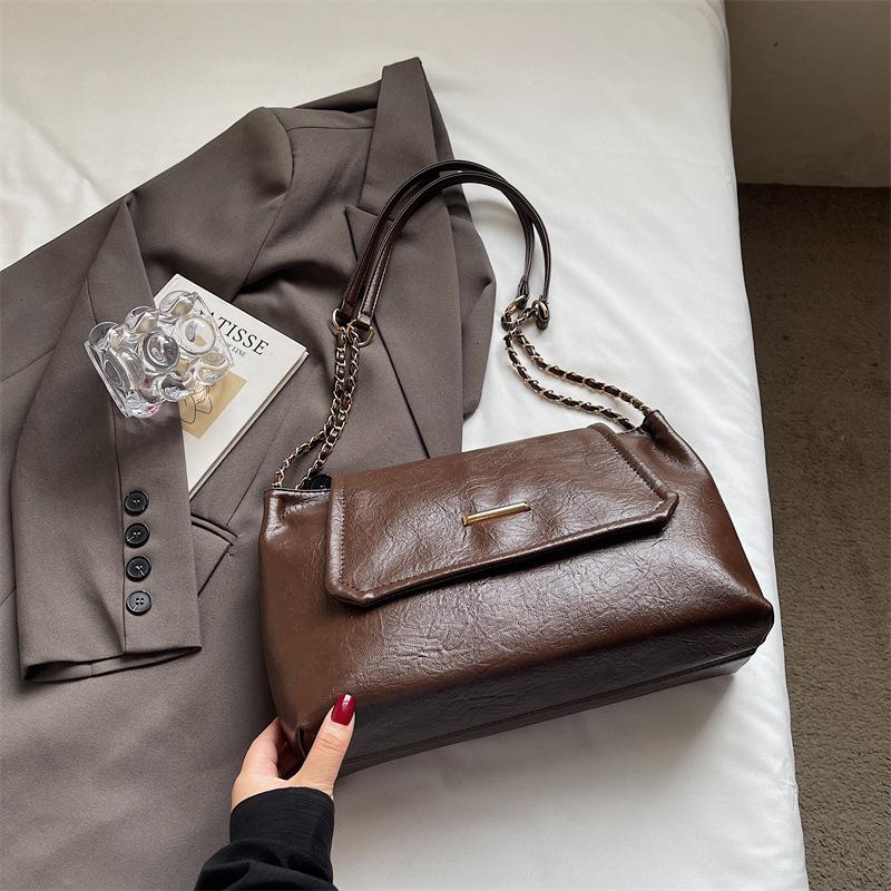 Retro bag women's large-capacity autumn and winter versatile chain shoulder bag commuter tote bag