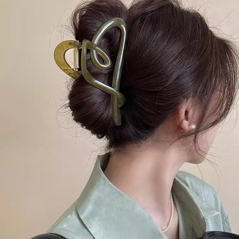 New Large Heart Hair Claws Clips Women Girls Ponytail Holder Plastic Crab Hair Clamp Barrettes Hairpins Hair Accessories Fashion