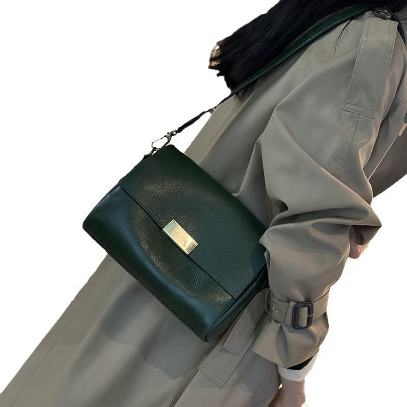 New Underarm Bag for Women, Fashionable Retro Crossbody Bag, Niche Single Shoulder Leather, Internet Famous Women's Bag