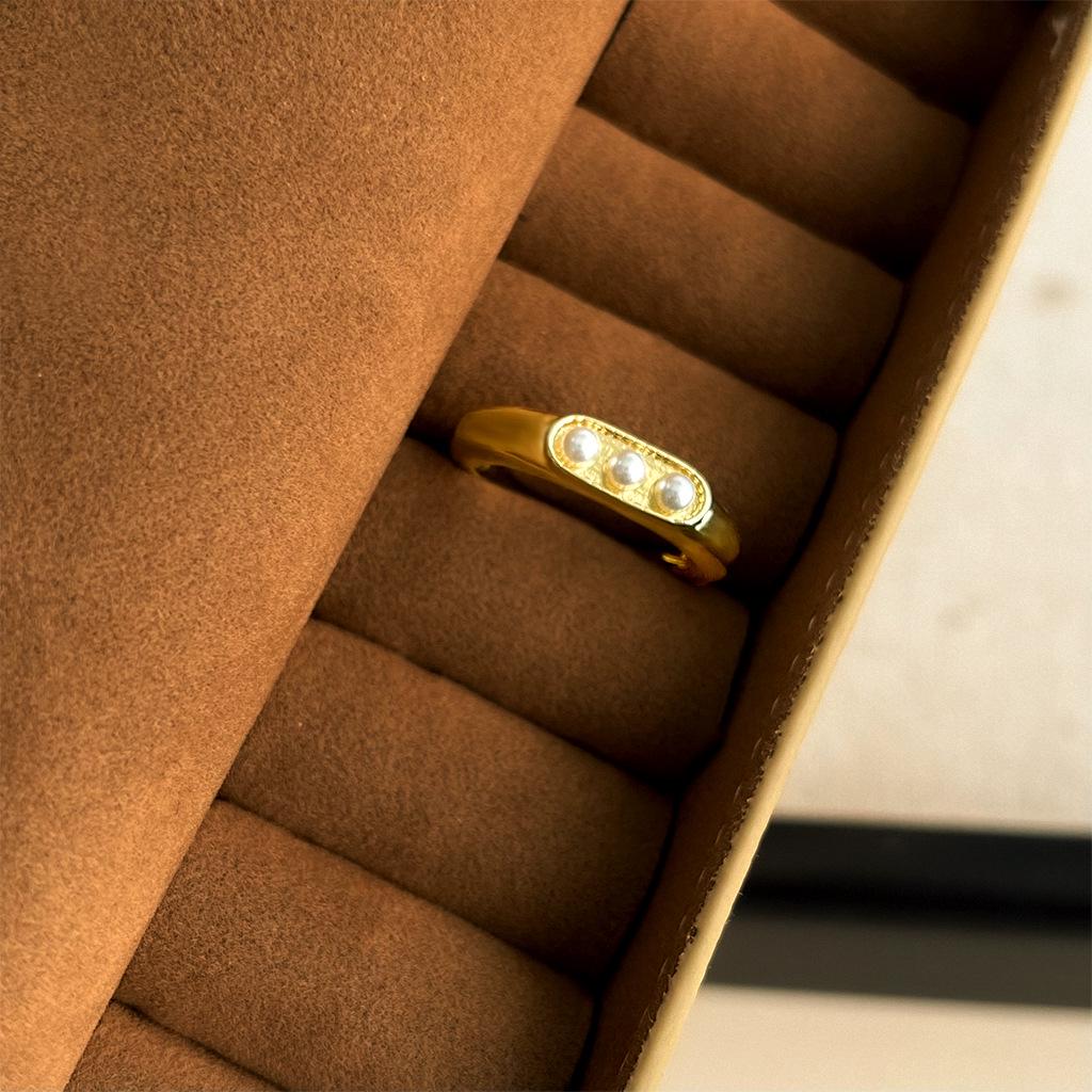 Adjustable Retro High-End Women's Ring: Light Luxury, Artistic Antique Style, Niche Fashion Open Ring