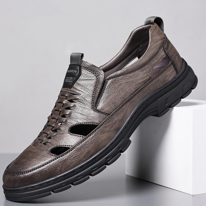 

2024 летние новые мужские повседневные кожаные туфли мужские туфли для пап среднего возраста с мягкой подошвой полые дышащие кожаные сандалии 1356 44 серый