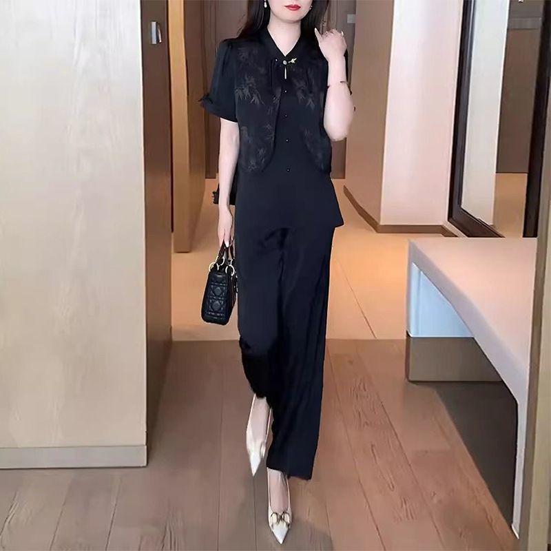 

Шикарный женский летний костюм-двойка 2025: Национальный трендовый стиль, топ с принтом и воротником-стойкой и брюки прямого кроя L (100-115 Jin)