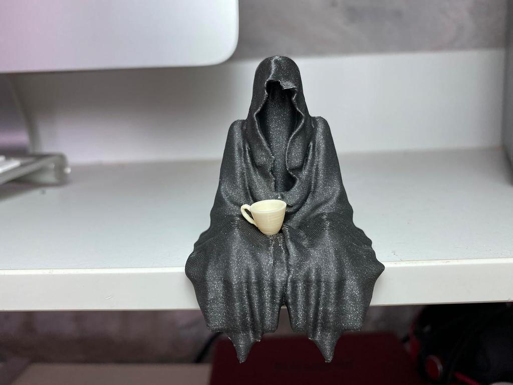 Black-Clothed Mysterious Lord Figurine Gothic Garden Resin Decoration Gift