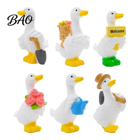 Lovely Gift for Friends Mini Garden Duck Figurine, Cute Farm Dolls, Small Desktop Home Office Decor Car Dashboard Figurines, Micro Landscape Ornaments
