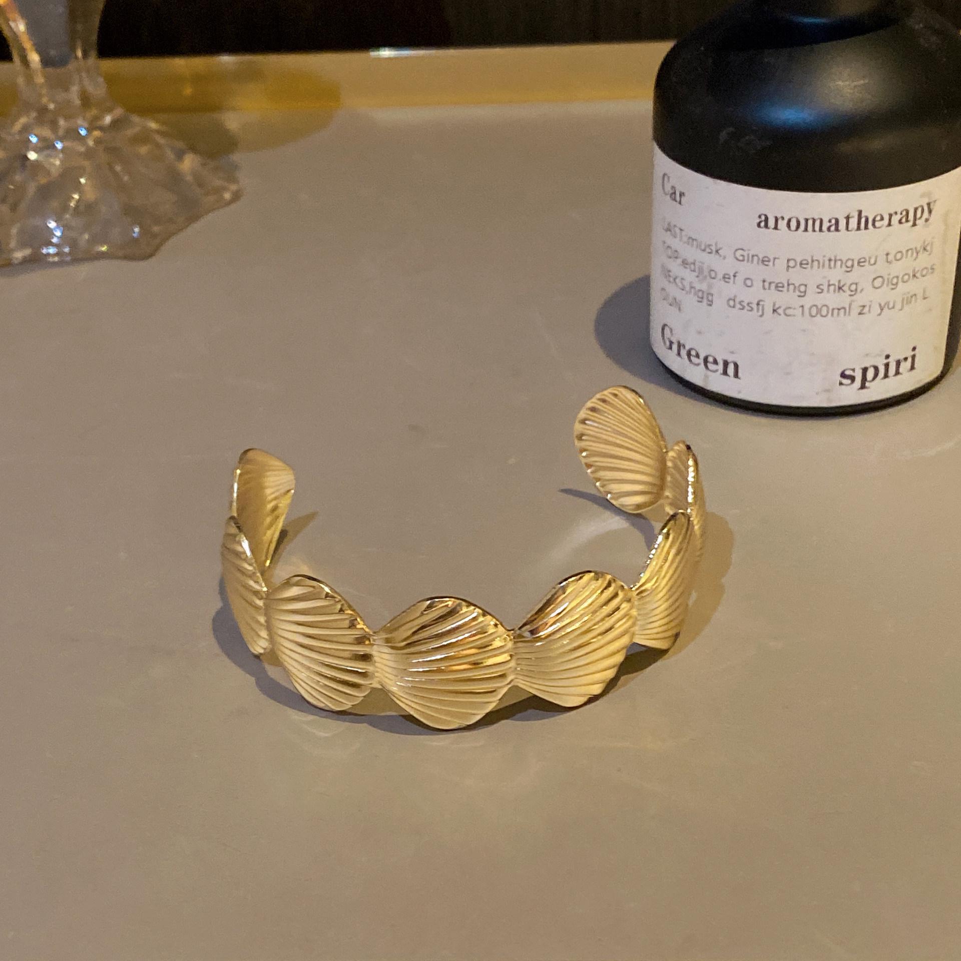 Stylish Metal Shell Openable Bracelet - European & American Cool Minimalist Design, Versatile Hand Jewelry