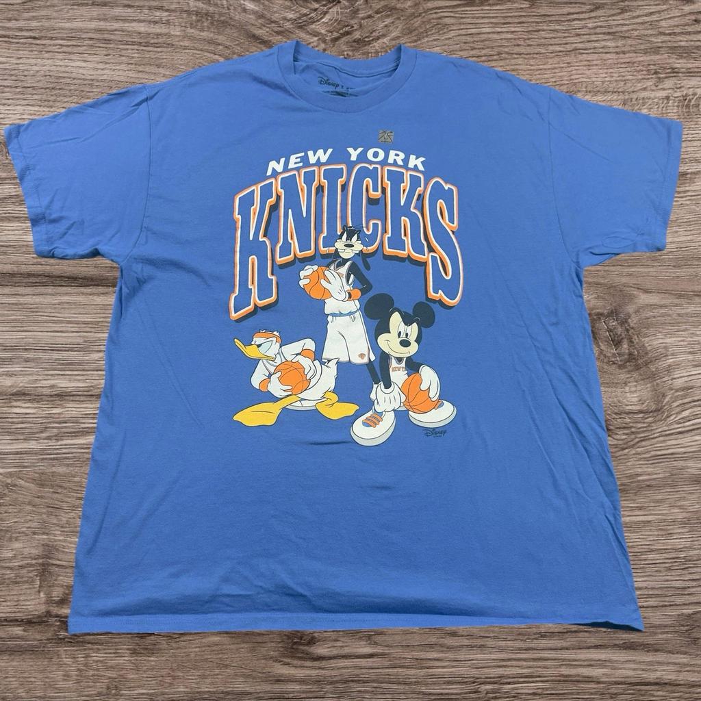 New York Knicks X Disney Mickey Squad / Graphic Adult Size Large Unisex T-Shirt