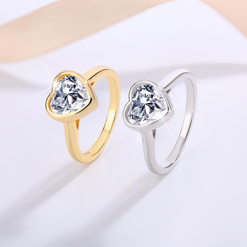 European Bestseller: S925 Sterling Silver Moissanite Irregular Heart Ring for Women