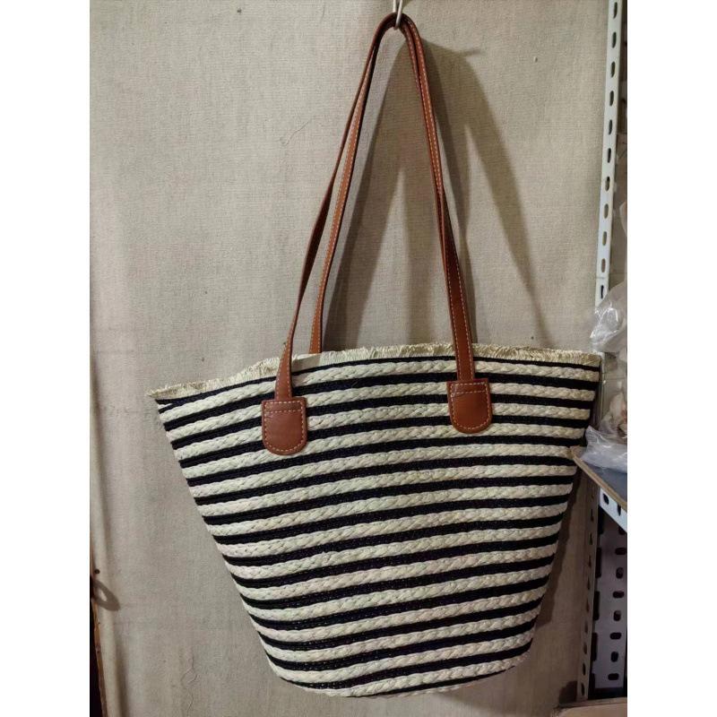 Fashion striped straw bag summer new large-capacity retro literary and artistic fan woven shoulder handbag