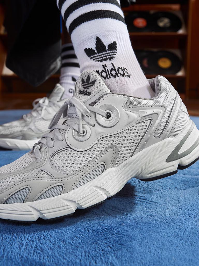 Adidas "Bagel Shoes" - Adidas ASTIR Platform Shoes with Thick Sole and Mesh Upper - Adidas Trifolia JP6353