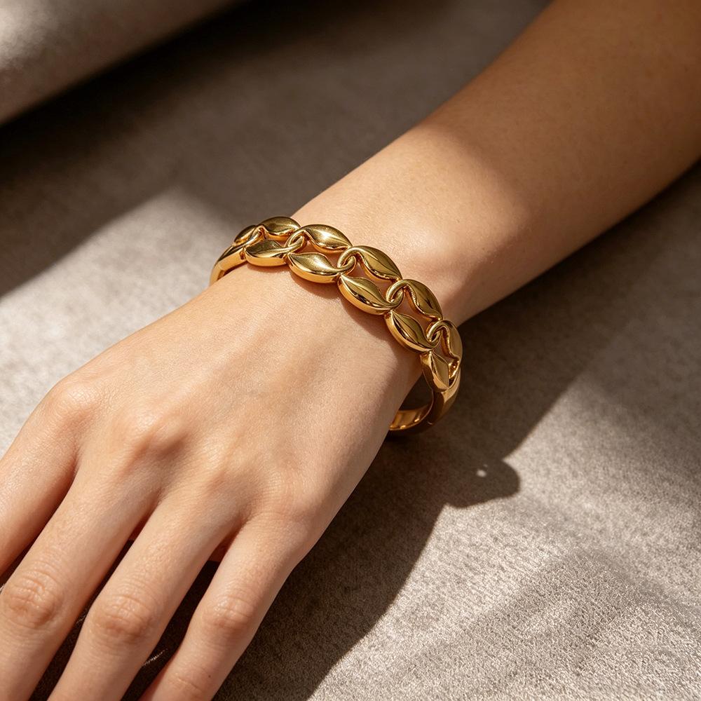 European and American Bracelets, Light Luxury, Fashionable Open Bracelets, Pig Nose Shape Openwork Bracelets