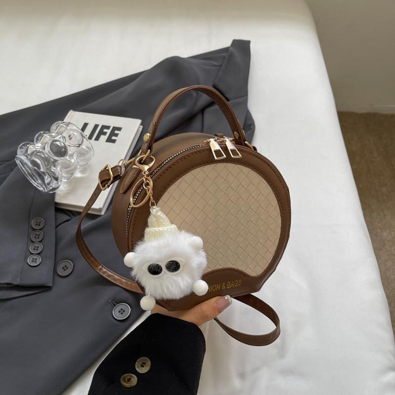 

Stylish Trendy Womens Round Crossbody Bag With Zip Closure In Chic Black коричневый