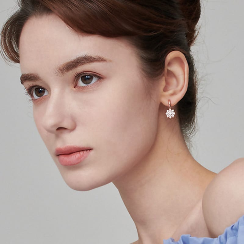 ELLE Jewelry 14K Goldplated Flower One-Touch Earrings ELGPEE486