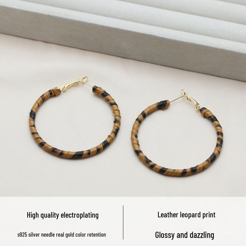 Exquisite Retro Leopard Print Hoop Earrings: 925 Silver Needle High-End Autumn/Winter Fashion