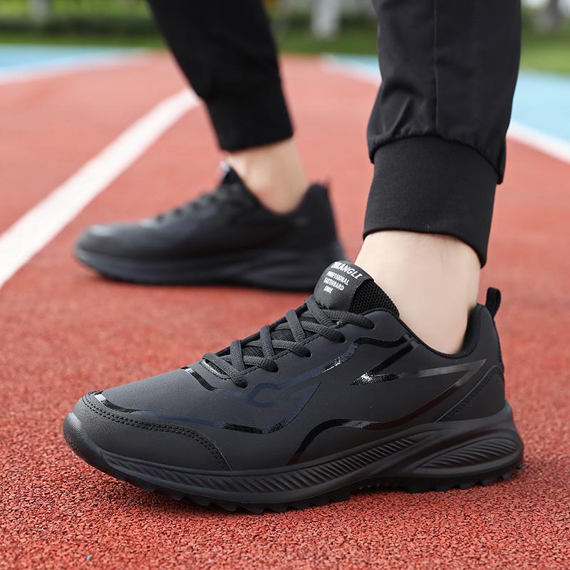 Large Leather Surface Men's Running Shoes Lightweight and Non Slip Men's Outdoor Casual Sports Shoes Fashionable and Versatile