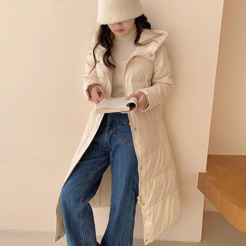 Women's medium and long down jackets are simple and thickened, and long over-the-knee white duck down jackets.