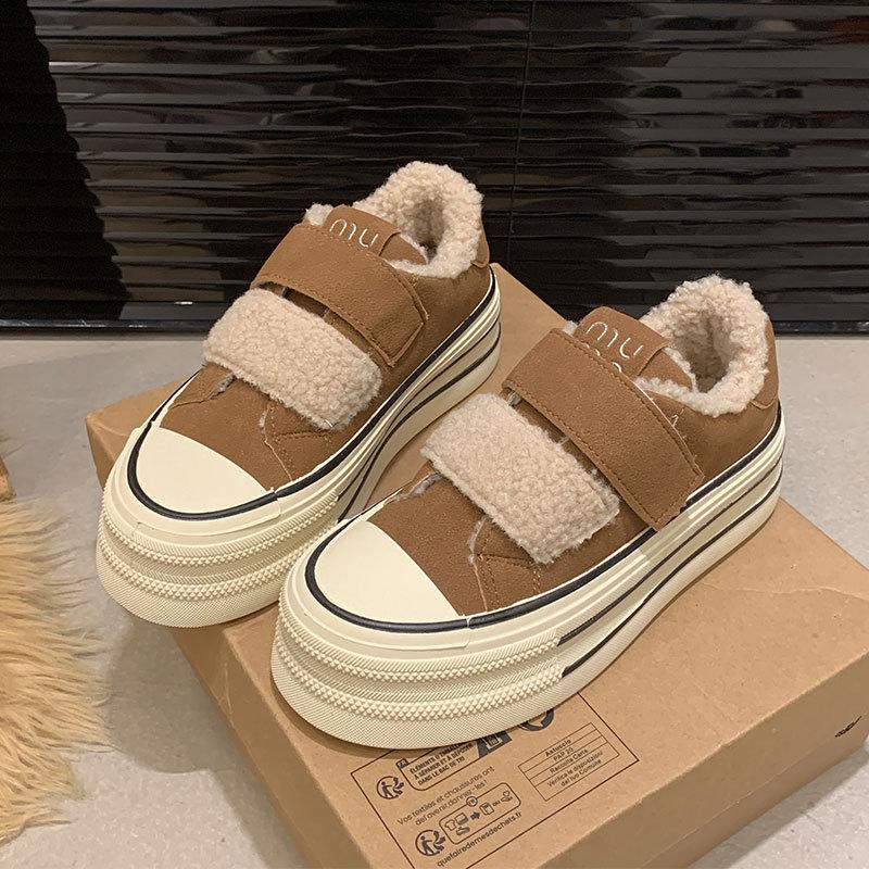 Thick-soled Velcro plush board shoes women's winter new round head versatile height-increasing warm casual shoes