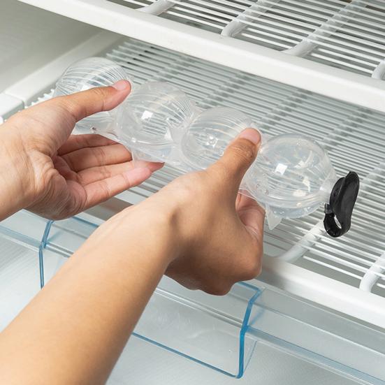 4 ks Kulatý výrobník ledových koulí s víkem Snadné plnění a uvolňování Formy na ledové koule na koktejly Nápoje Pomalu tající ledové koule na whisky Vodu Džus Kávu