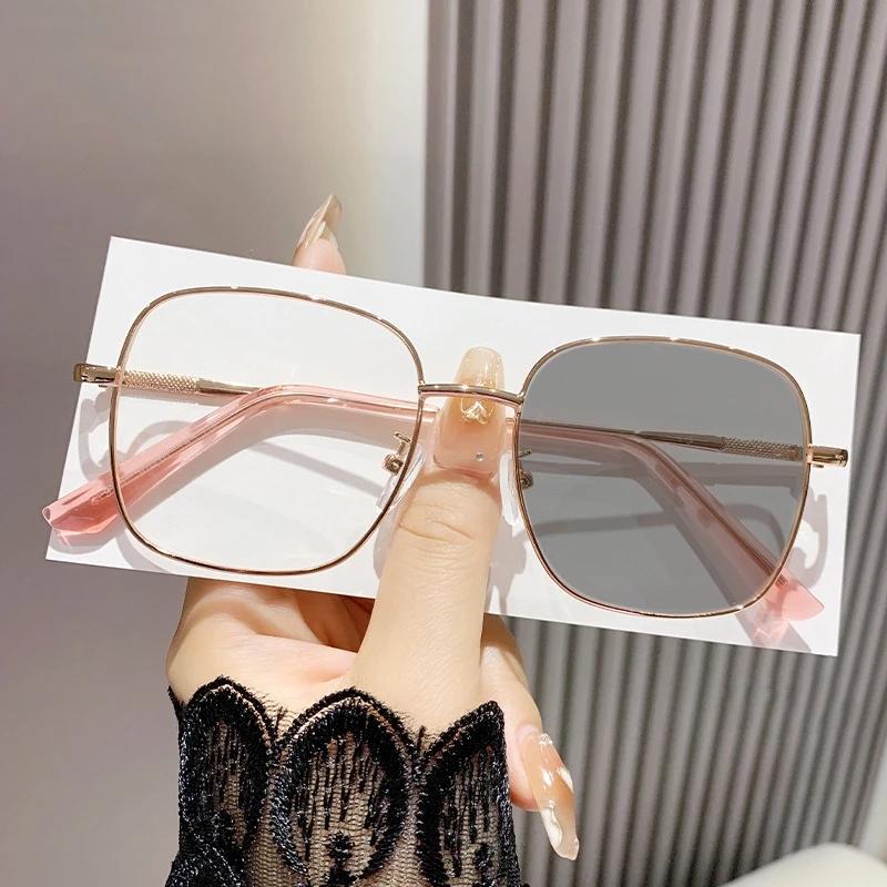 New Photochromic Square Myopia Glasses Large Frame Metal Anti Blue Light Color Changing Glasses for Men Women