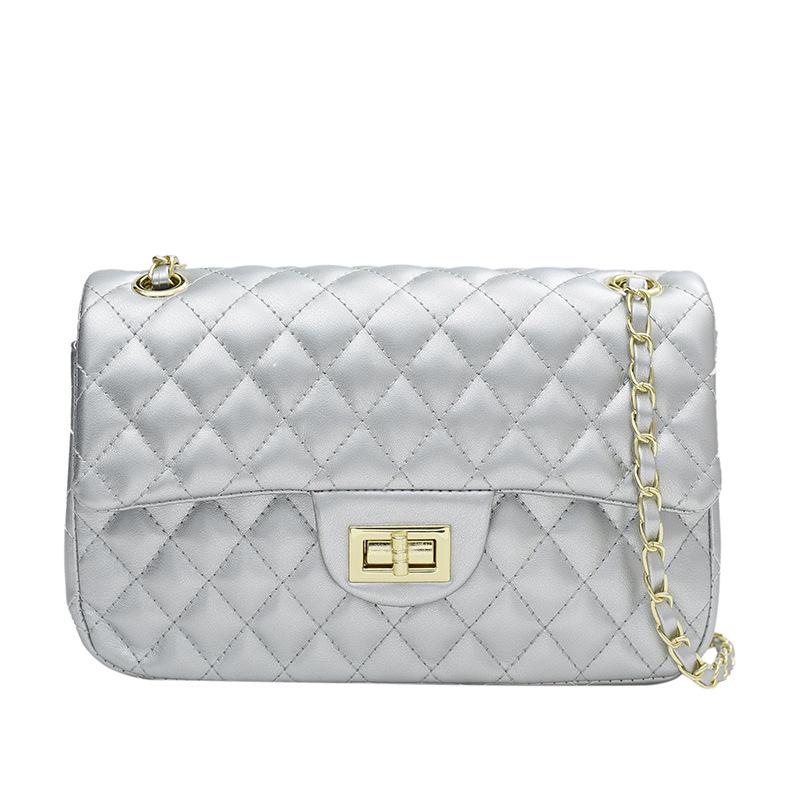 

2024 Осень/Зима Модная женская текстурированная сумка кроссбоди на плечо с ромбовидной цепочкой, маленькая квадратная сумка серебряный