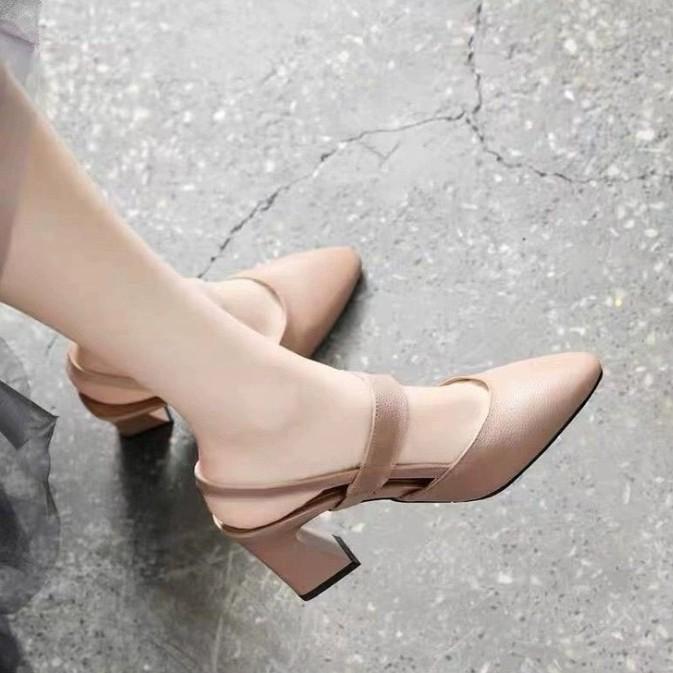 Pointed high-heeled bag head sandals women's summer new outer wear 2025 rear empty word with thick heel versatile single shoes
