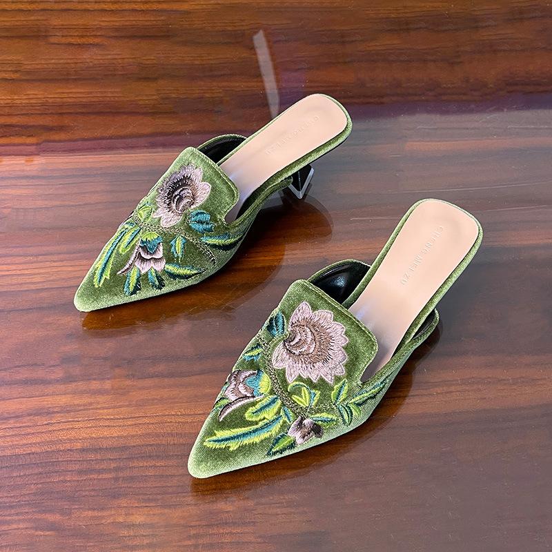 Fashion Women Baotou Embroidered Flat Bottom Half Slippers Summer Muller Sqaure Toe Shoes Flat Outdoor Casual Walking Slides Zapatillas