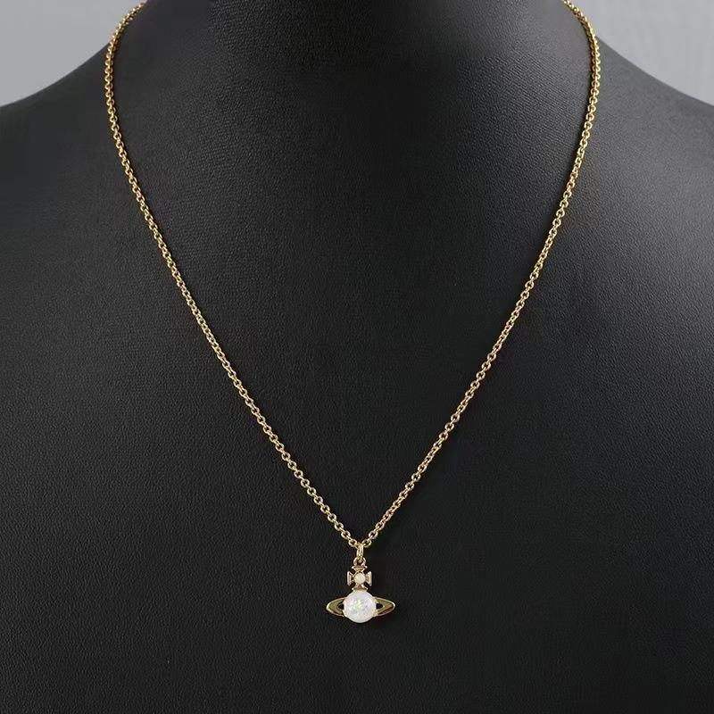 2023 New Arrival Copper Saturn Pearl Necklace For Women Classic And Versatile Planetary Chain