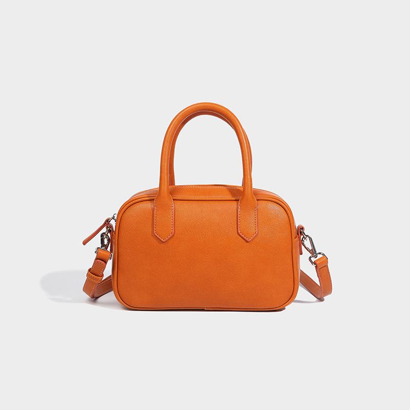 Women's Bag 2024 New Vintage Handheld Bowling Bag, High-end Casual Commuting Versatile Shoulder Crossbody Bag