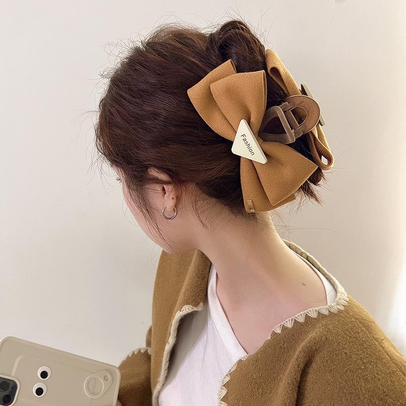 Kaffeefarbene große Schleifen-Klammer - Doppelseitiges süßes Hai-Haaraccessoire für Damen