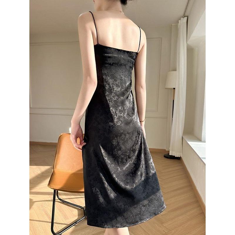 

Шелковистая атласная юбка на подтяжках для женщин на лето Новая жаккардовая сексуальная универсальная юбка Миди класса люкс S чёрный