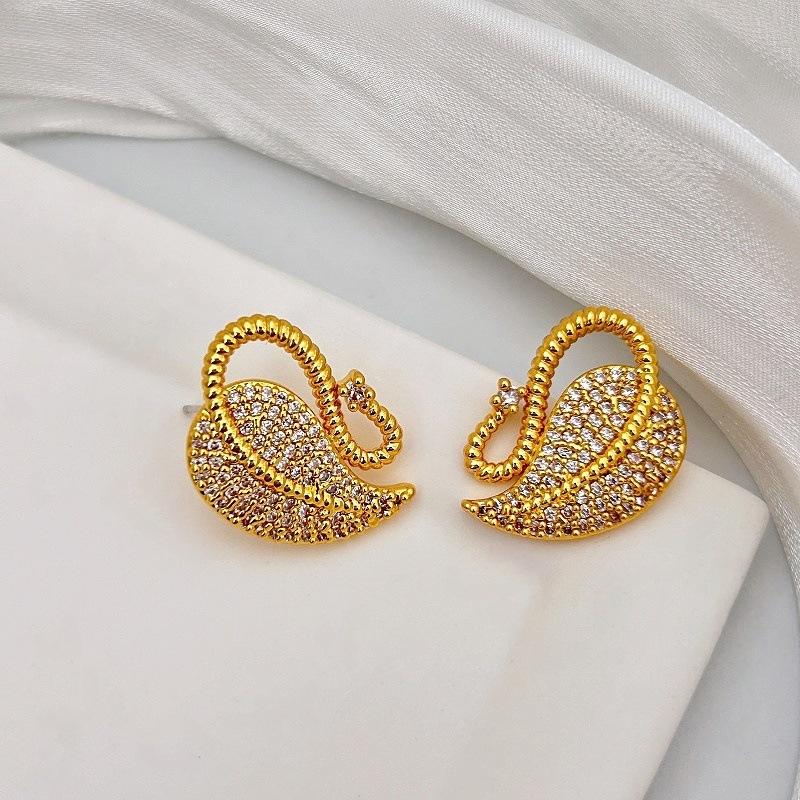 Fresh And Sweet Leaf Shape Stud Earrings Exquisite Light Luxury Swan Shape Stud Earrings Gentle And Elegant Temperament Versatile Earrings