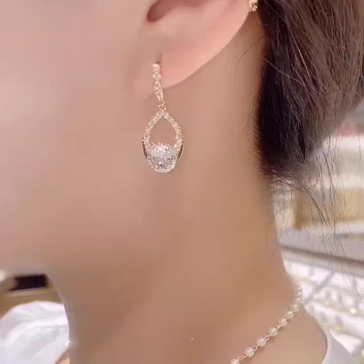 Koreańskie Kolczyki Wiszące w Kształcie Kropli Wody dla Kobiet
