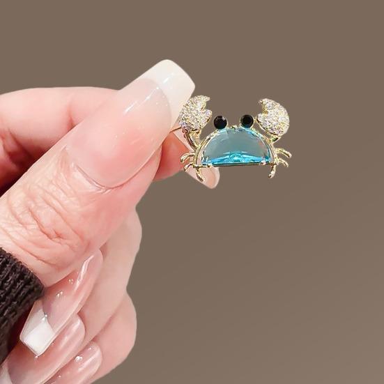 Women Brooch Sparkling Rhinestones Blue Shell Small Crab Shape Lapel Pin Suits Coats Bags Scarves Badge Versatile Accessory