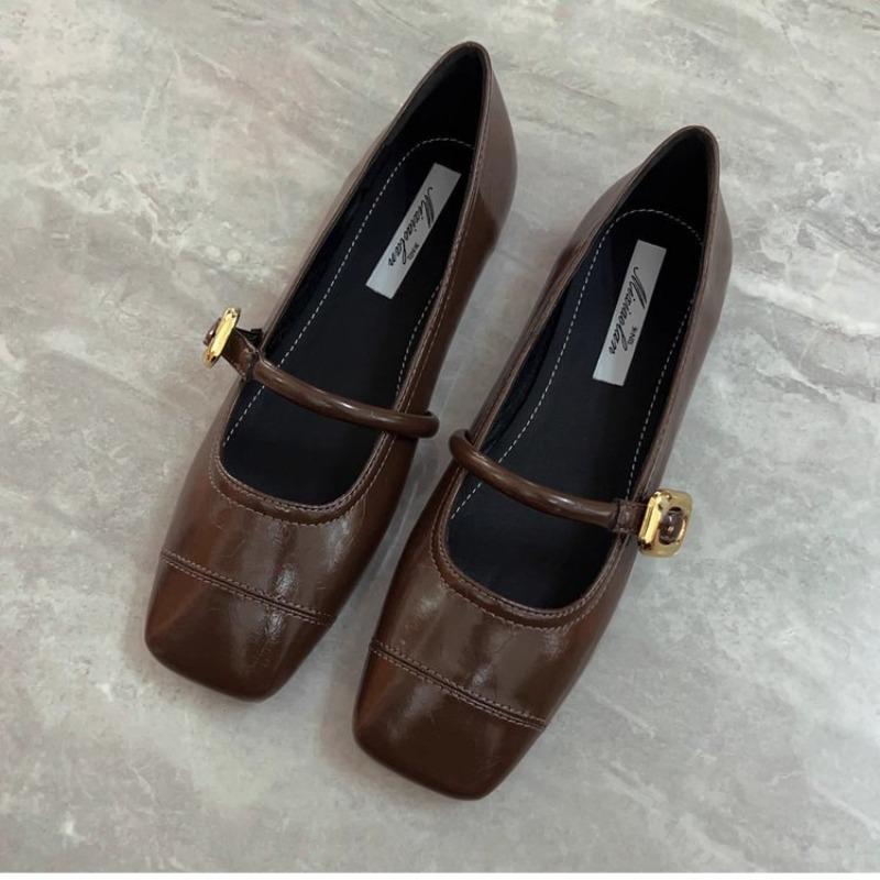 

Ретро туфли Мэри Джейн женские туфли осень новые с мелким вырезом квадратный носок мягкая плоская подошва с юбкой одинарные туфли 40 темно-коричневого