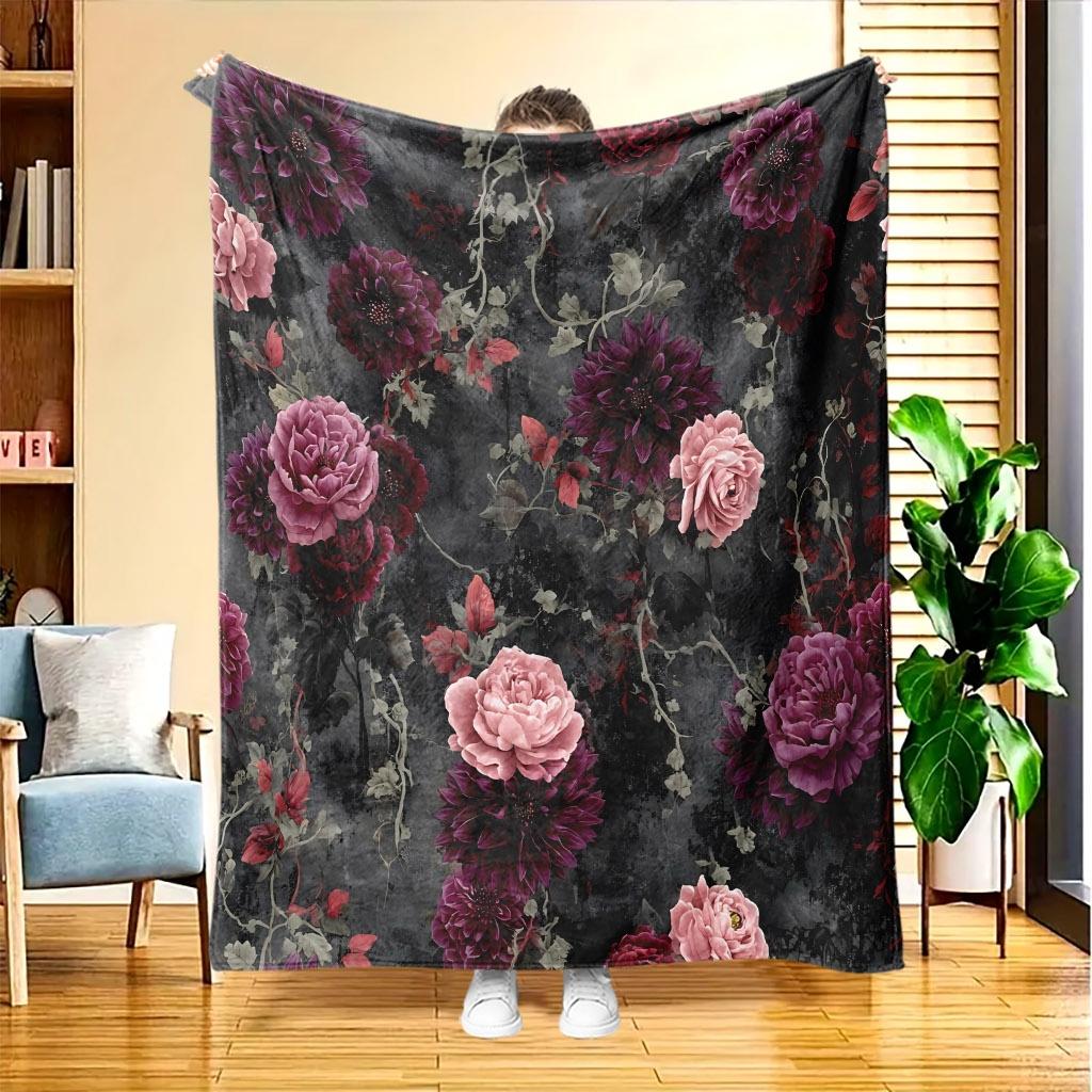 A Dark Red Floral Patterned Fleece Blanket, Featuring High-Definition Digital Printing, Suitable for All Seasons, Can Be Used As a Sofa Throw, Made of