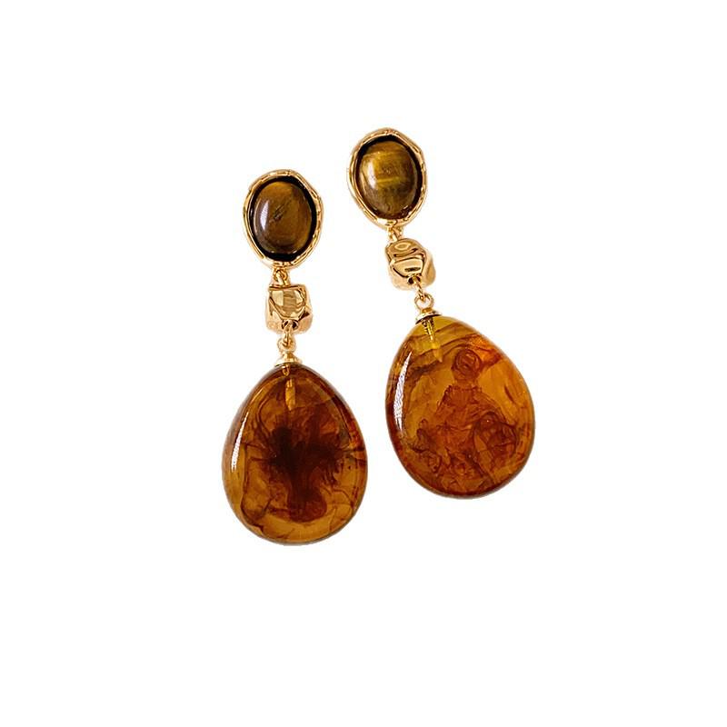 Retro Silver Resin Water Drop Pendant Earrings: Versatile, Light Luxury Studs with a High-End, Sophisticated Appeal.