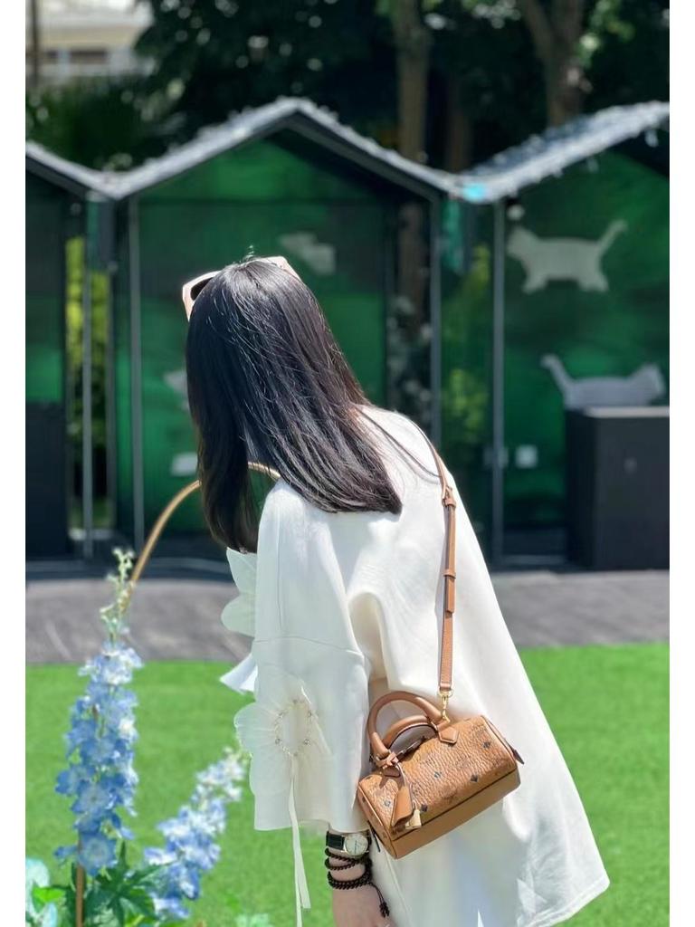 Women's 2024 Autumn/Winter Genuine Leather Boston Pillow Bag: Versatile Luxury Shoulder, Hand, and Crossbody Small Bag